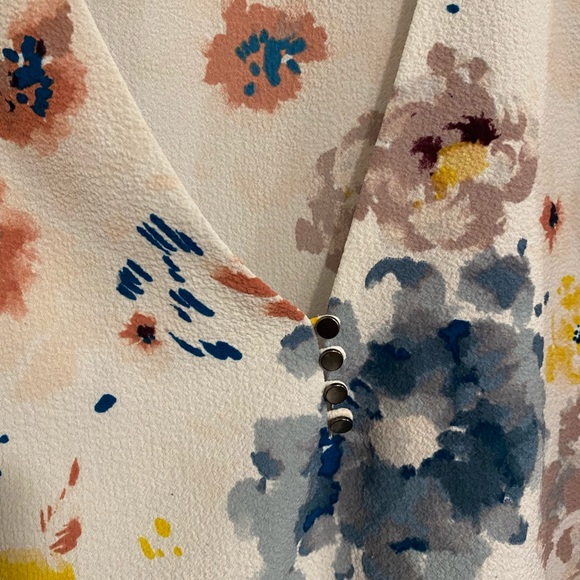 Short sleeve blouse - Picture 2 of 3